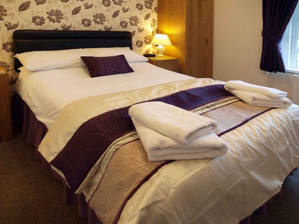 Фото Paignton Court