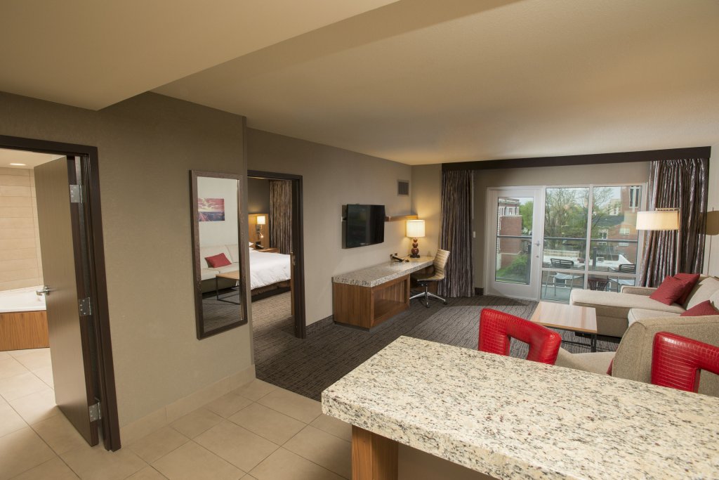 Фото The Broadway Columbia - a DoubleTree by Hilton