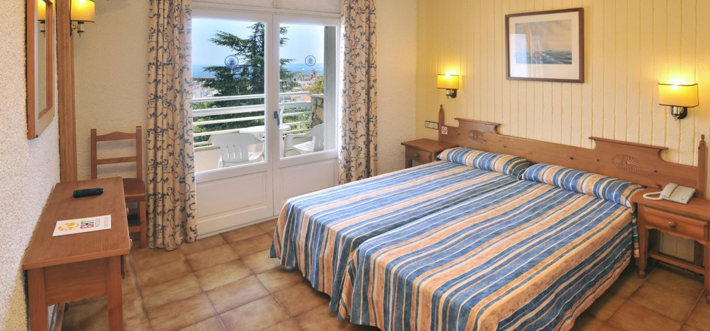 Фото Hotel GHT Neptuno Tossa & VENUS SPA