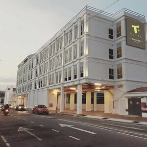 T+ Hotel Macallum