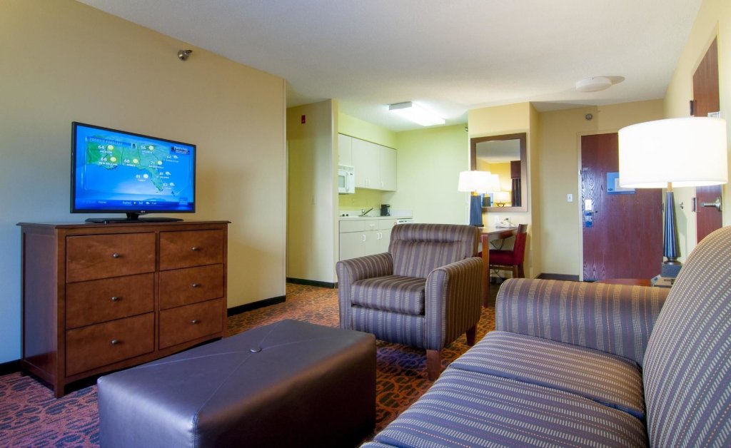 Фото Hampton Inn & Suites Tampa-North