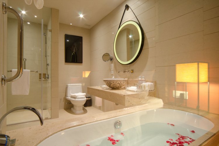 Фото Phuket Panwa Beachfront Resort