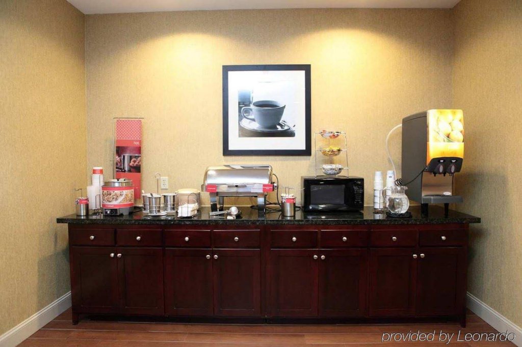 Фото Hampton Inn Milan Tn