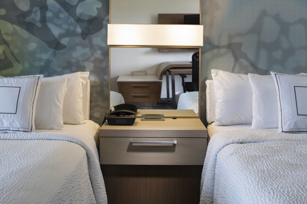 Фото Courtyard by Marriott Fort Lauderdale Weston