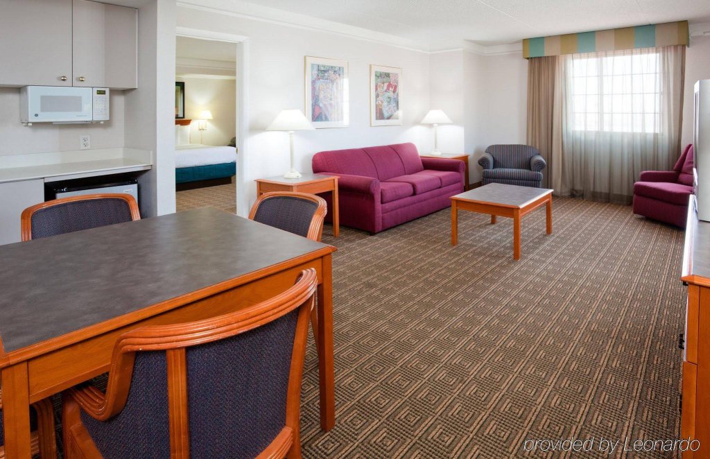 Фото La Quinta Inn by Wyndham Albuquerque Airport