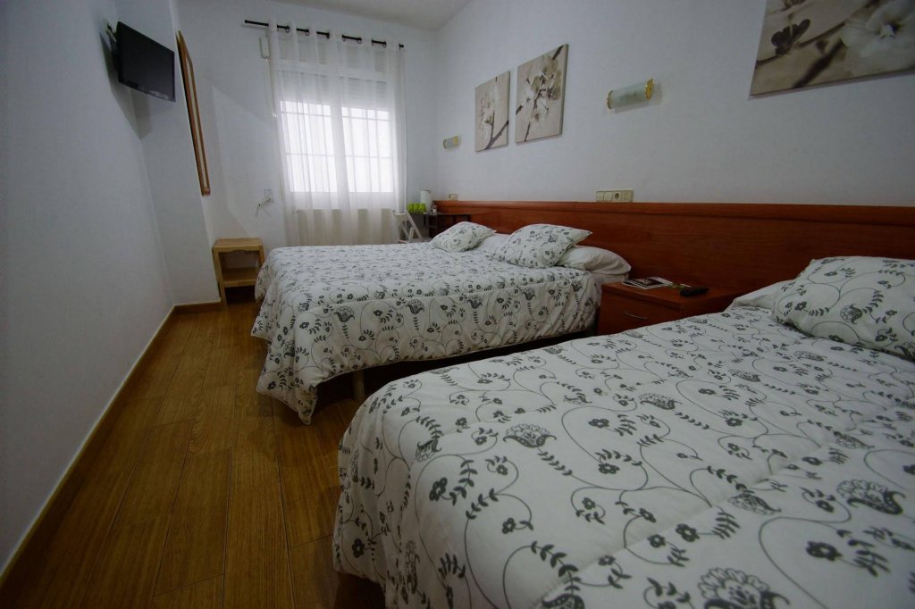 Фото Hostal Carbonara