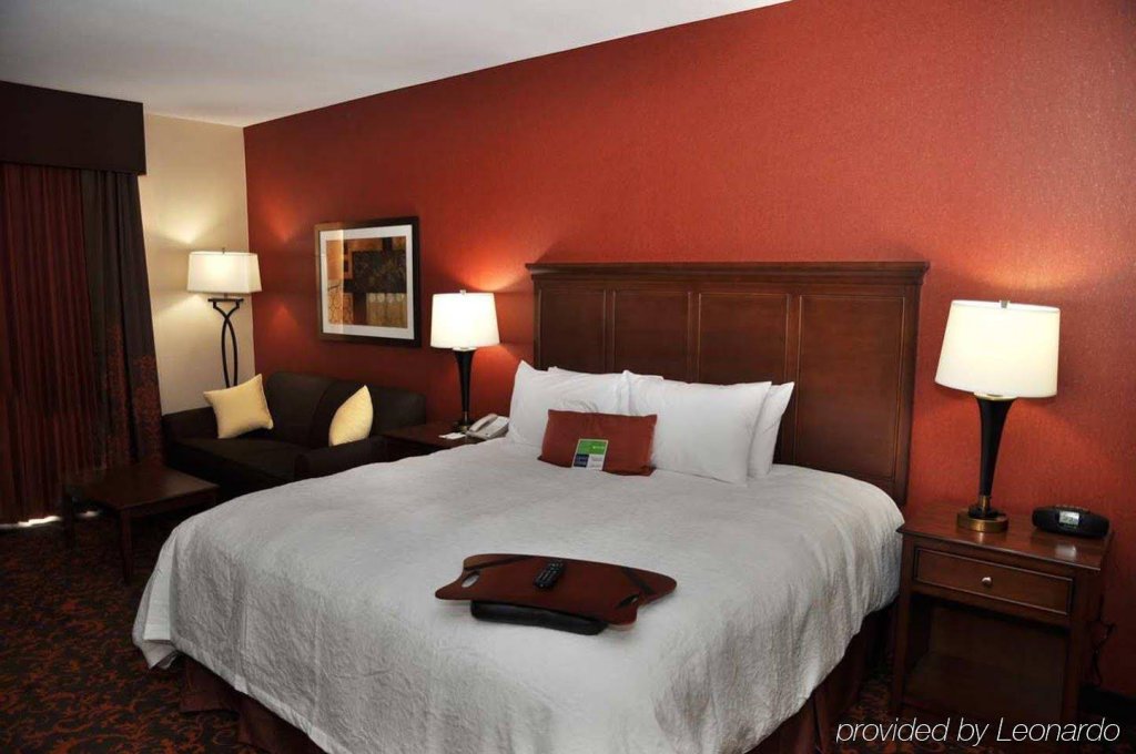 Фото Hampton Inn by Hilton Edmonton/South, Alberta, Canada