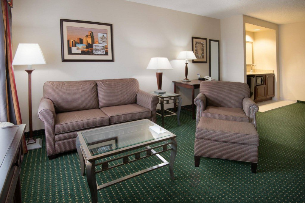 Фото Hampton Inn & Suites Newark-Harrison-Riverwalk