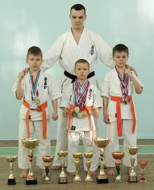 Первая школа каратэ