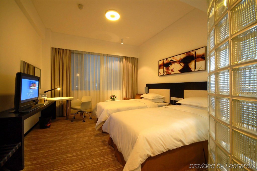 Фото  Holiday Inn Express Chengdu Gulou