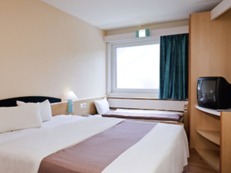 Фото Hotel Ilunion Valencia 3