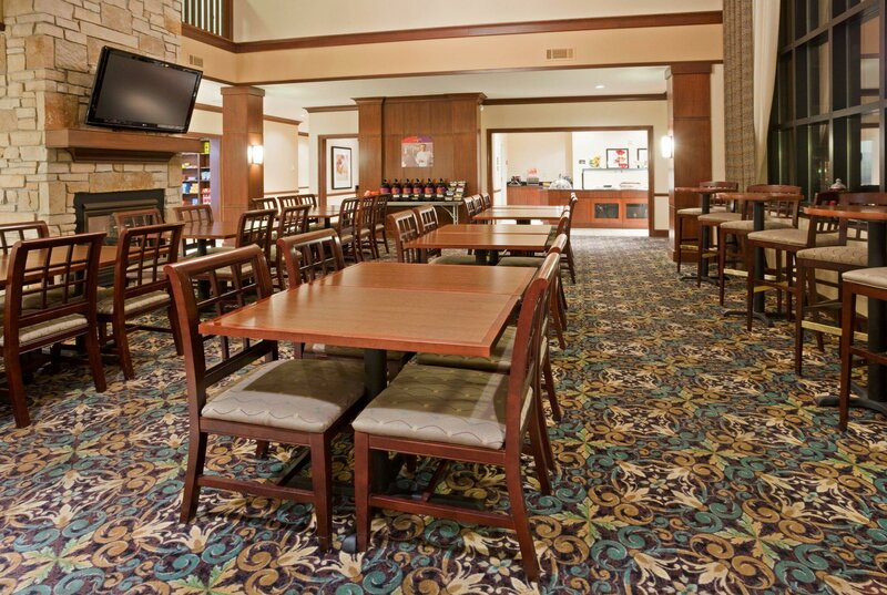 Гостиница Staybridge Suites Milwaukee West-Oconomowoc, an Ihg Hotel