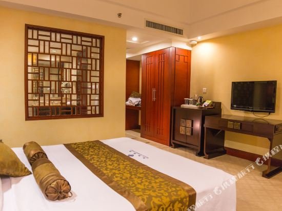 Фото Palace International Hotel