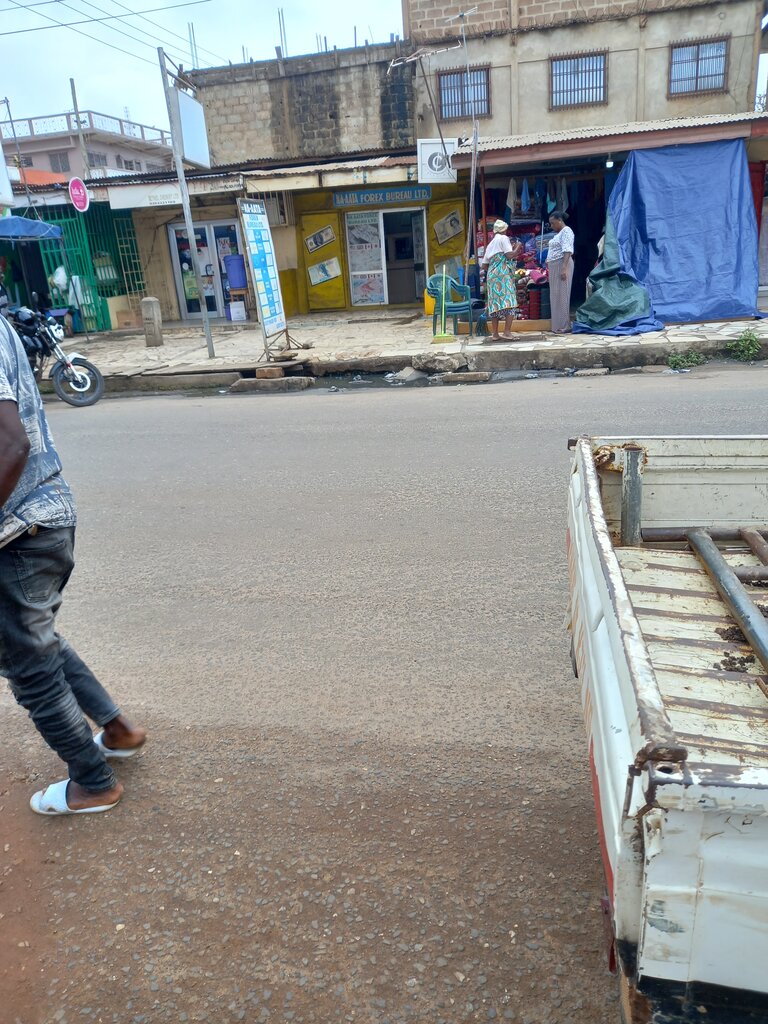 Copy center Evelyn's Printing Bureau, Accra, photo
