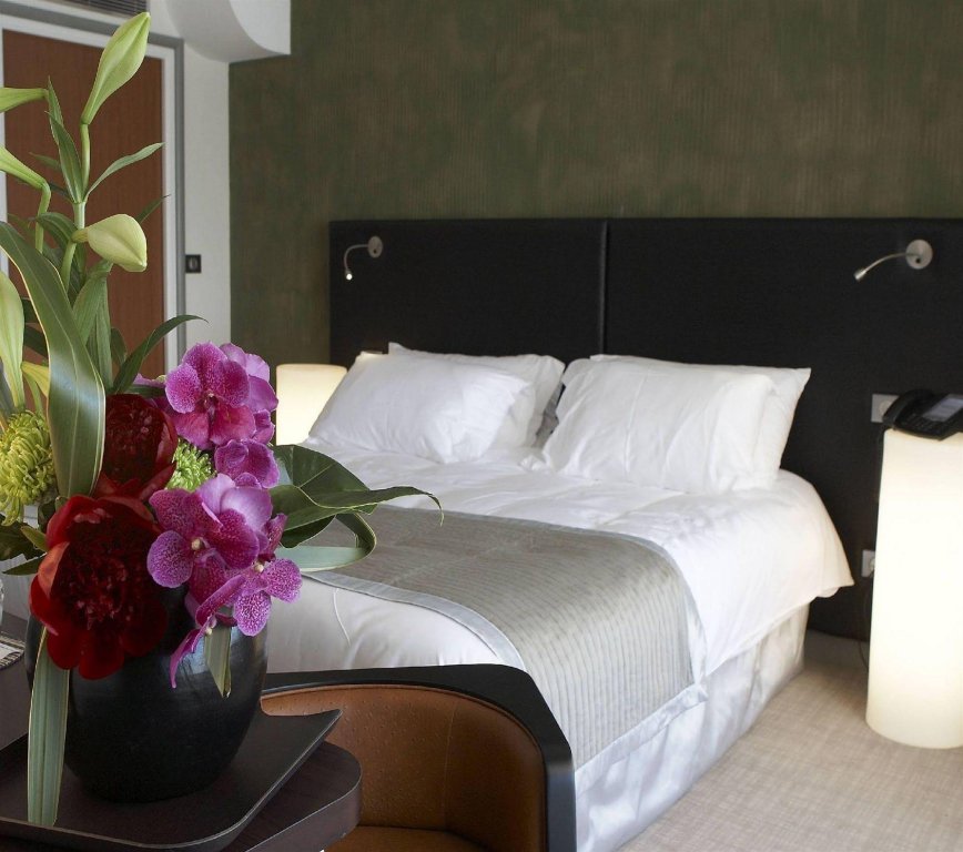 Фото Hotel Le Café de Paris