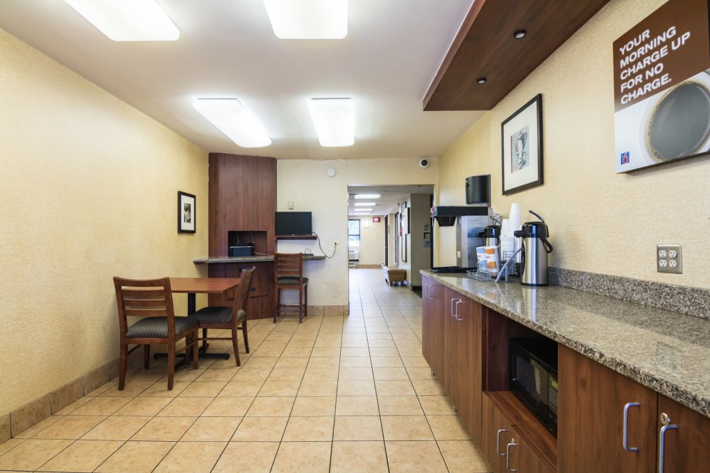 Фото Motel 6 Saint Paul Mn i 94