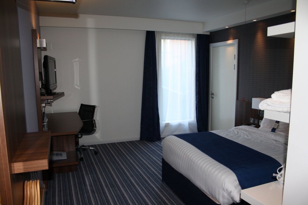 Фото Holiday Inn Express Manchester City Centre - Arena