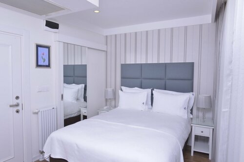 Гостиница Ten Rooms Istanbul Hotel в Бейоглу