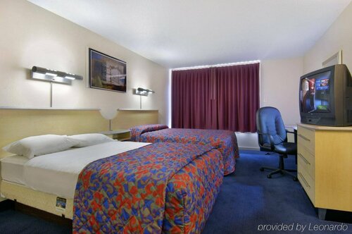 Гостиница Red Roof Inn & Suites Wytheville в Уайтевилле