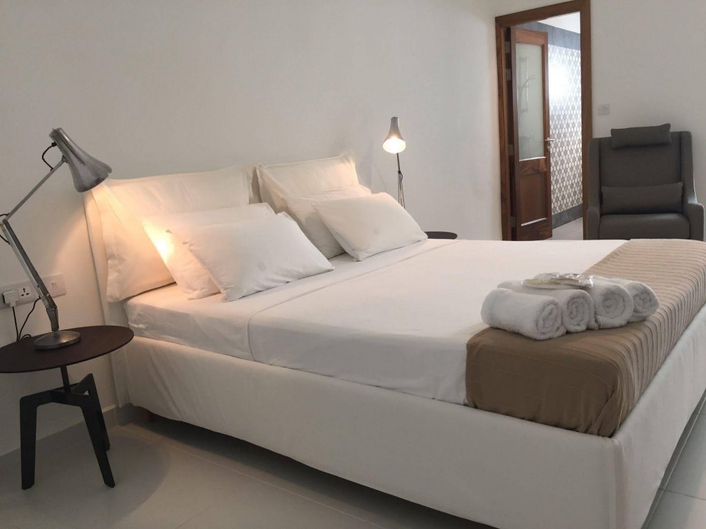 Фото Two Pillows Boutique Hostel