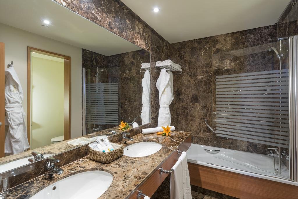 Фото Arrecife Gran Hotel & SPA