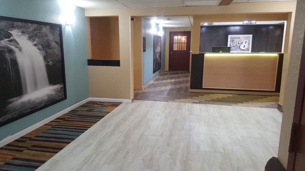 Фото Super 8 by Wyndham Plover Stevens Point Area