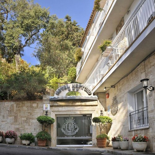 Внешний вид отеля Hotel GHT Neptuno Tossa & VENUS SPA в Тосса-де-Маре, фото 3