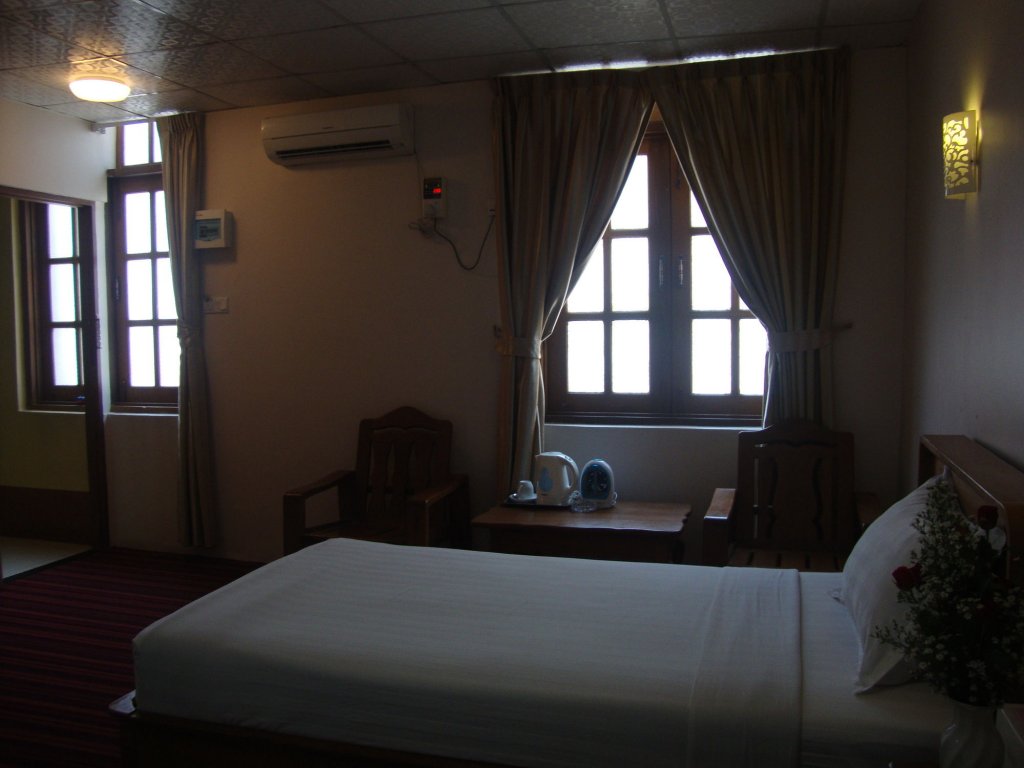 Фото Yangon Urban Hotel