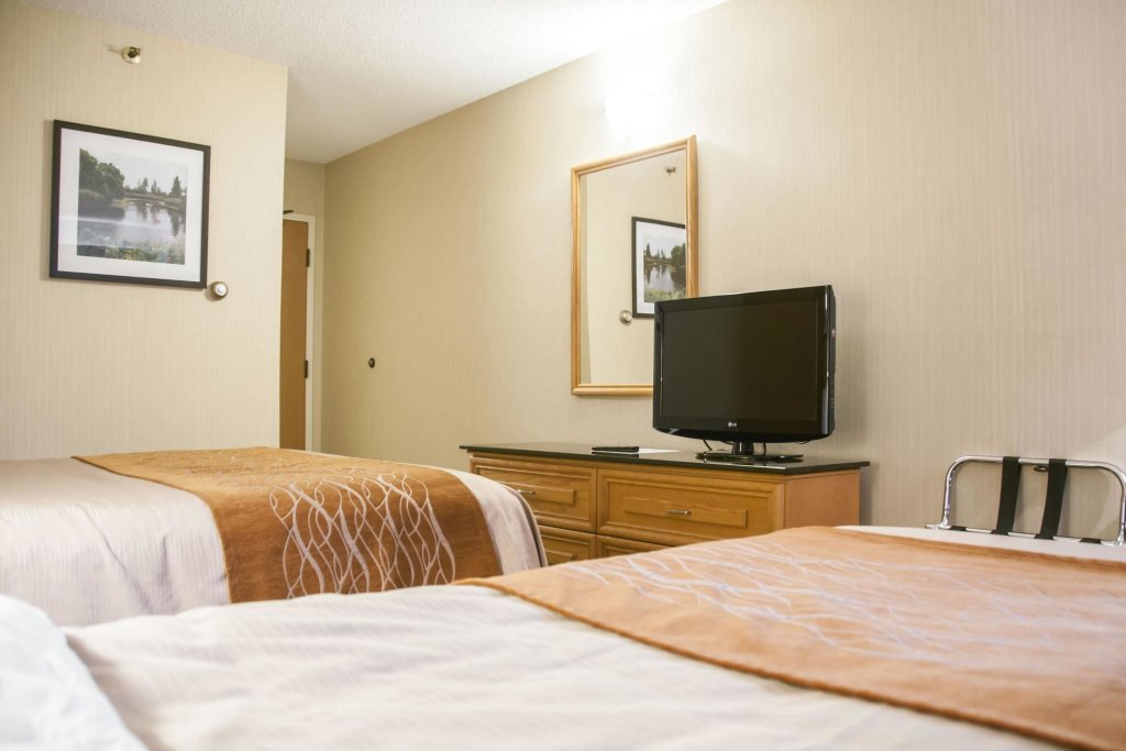 Фото Comfort Inn Brossard