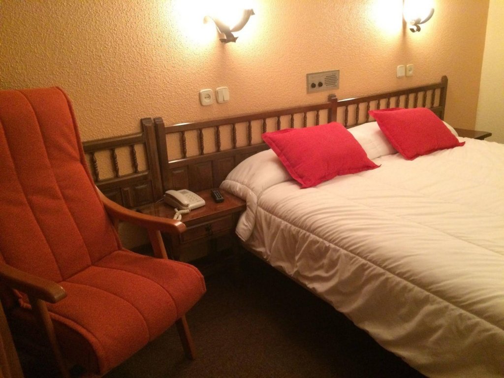 Фото Hotel Folch