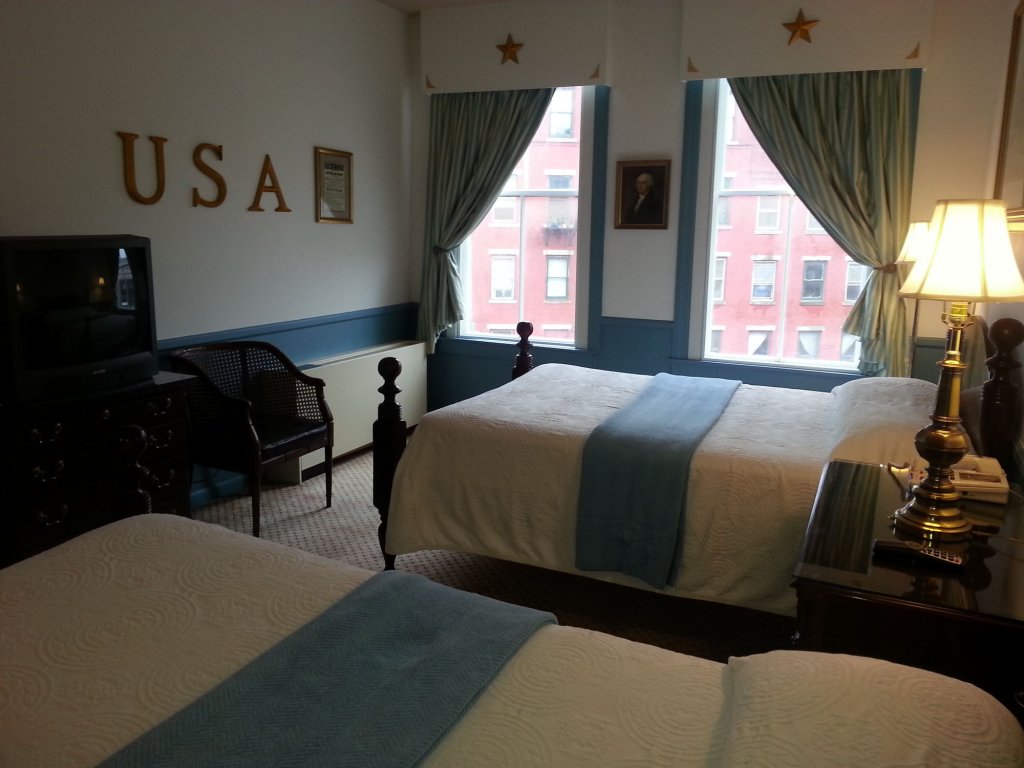 Фото The Charles Inn at Vacationland Inns