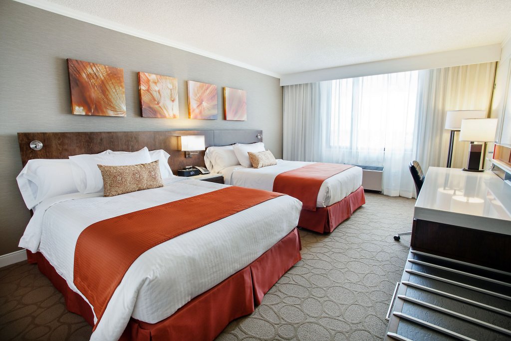 Фото Delta Hotels by Marriott Saguenay Conference Centre