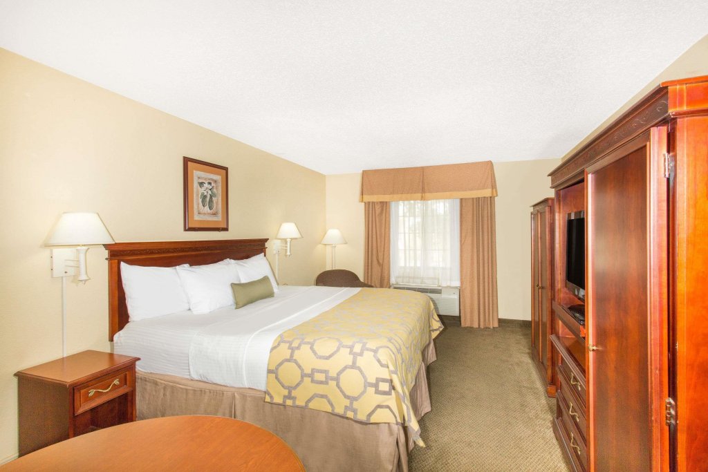 Фото Baymont by Wyndham Rock Springs