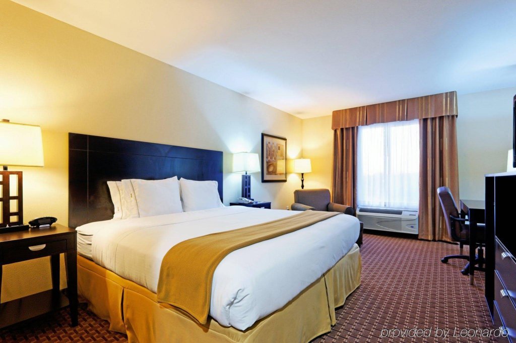 Фото Holiday Inn Express Hotel & Suites Ozona, an Ihg Hotel