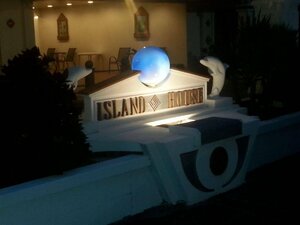 Island House Hotel