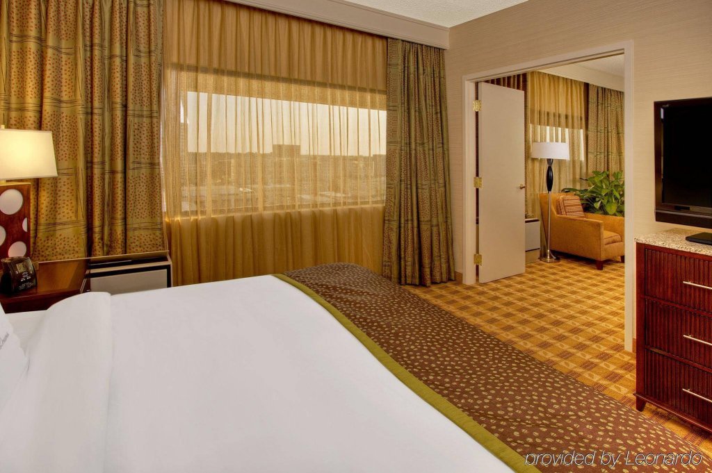 Фото DoubleTree by Hilton Little Rock