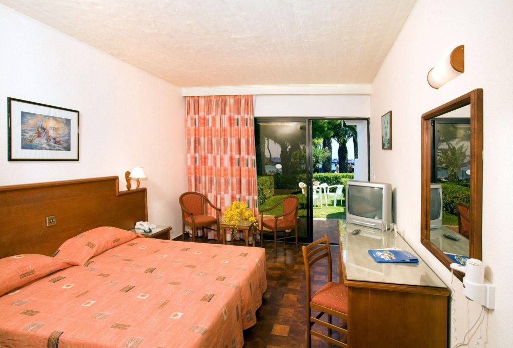 Фото Blue Horizon Hotel