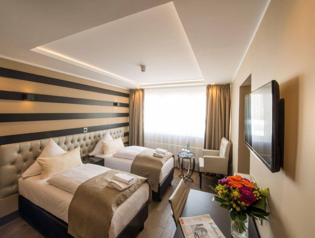 Фото Skyline Hotel