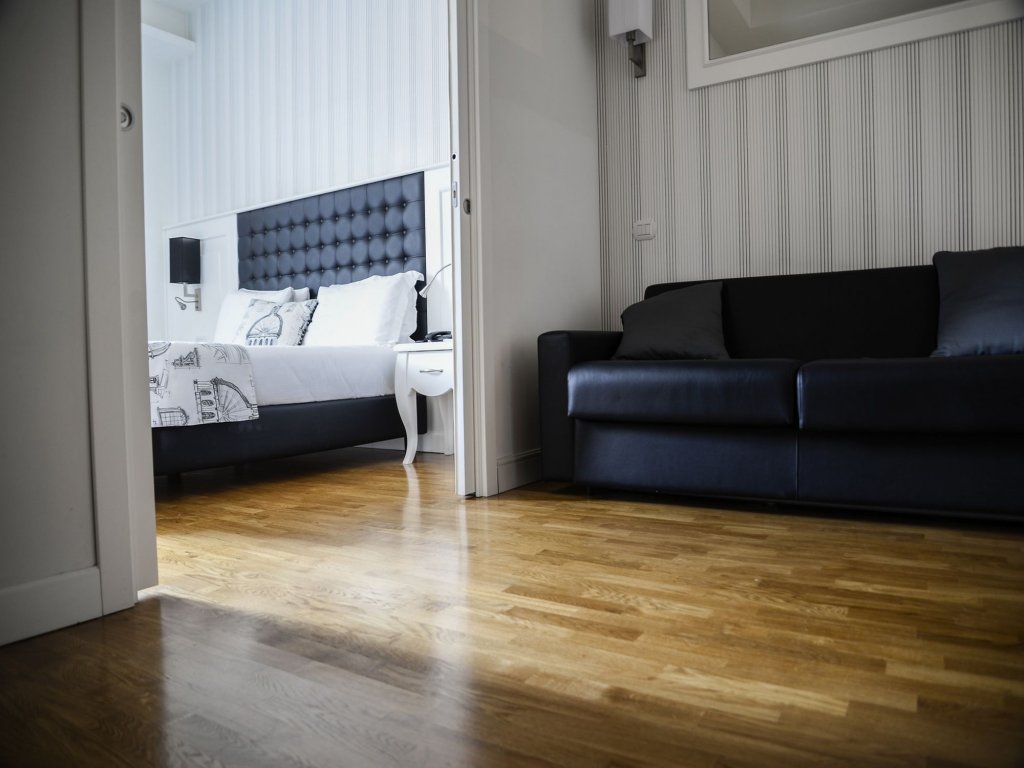 Фото At Forty One