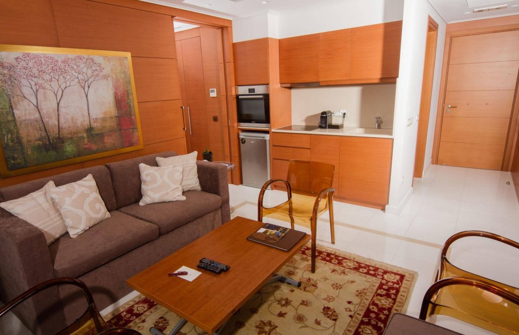 Фото Bellevue On The Beach Suites