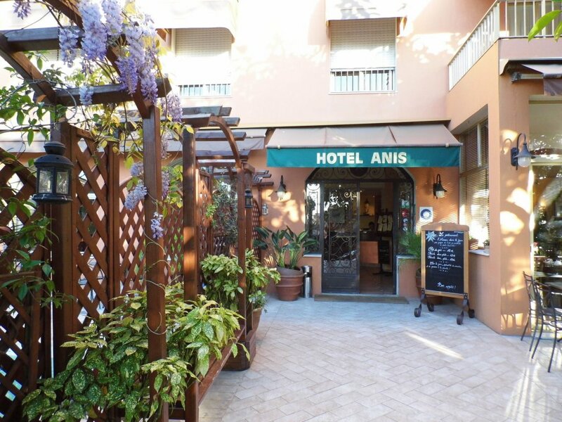 Гостиница Anis Hotel в Ницце