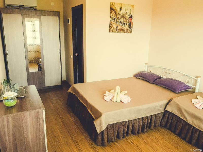 Фото У сестер