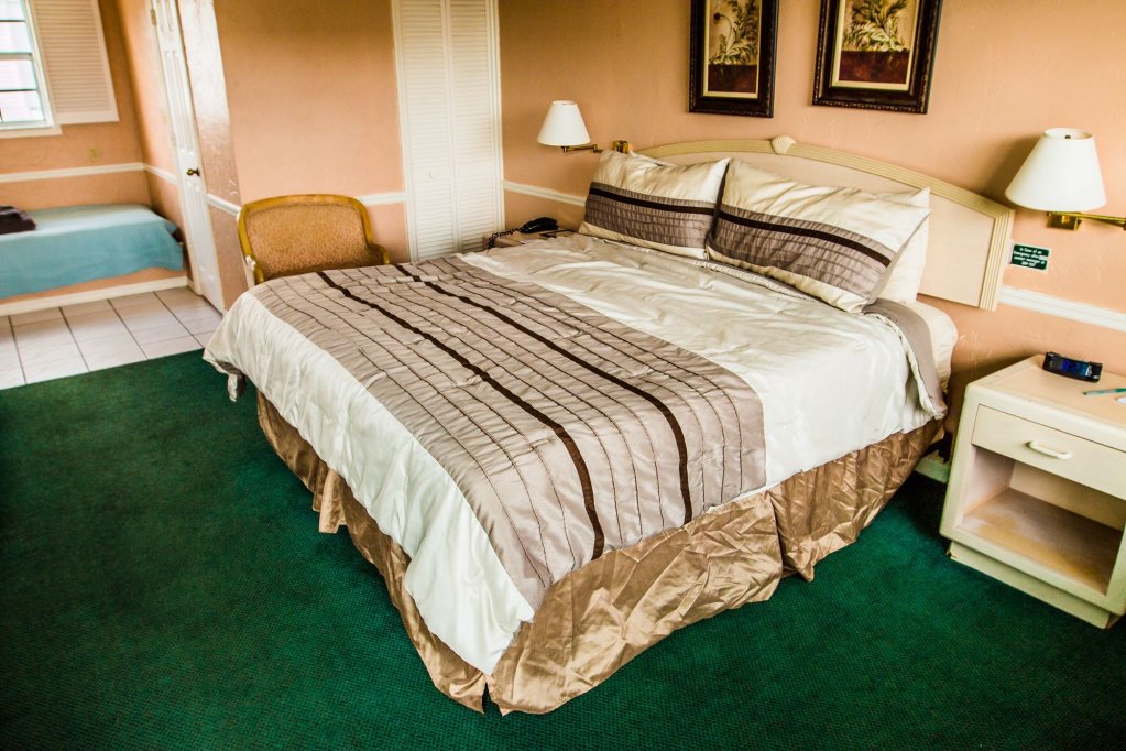 Фото The Boat House