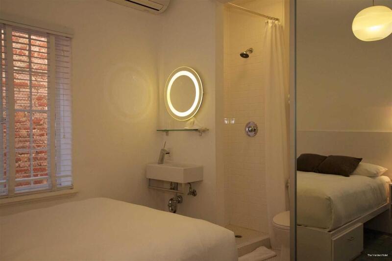 Фото The Varden Hotel