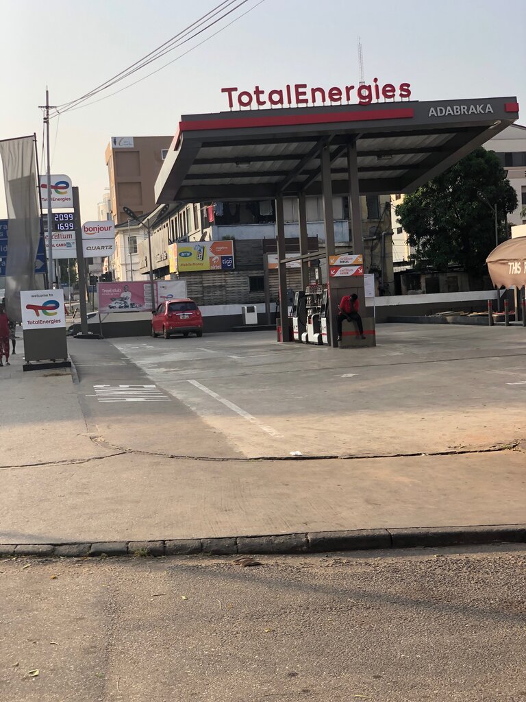 Gas station Total Service Station, Accra, photo