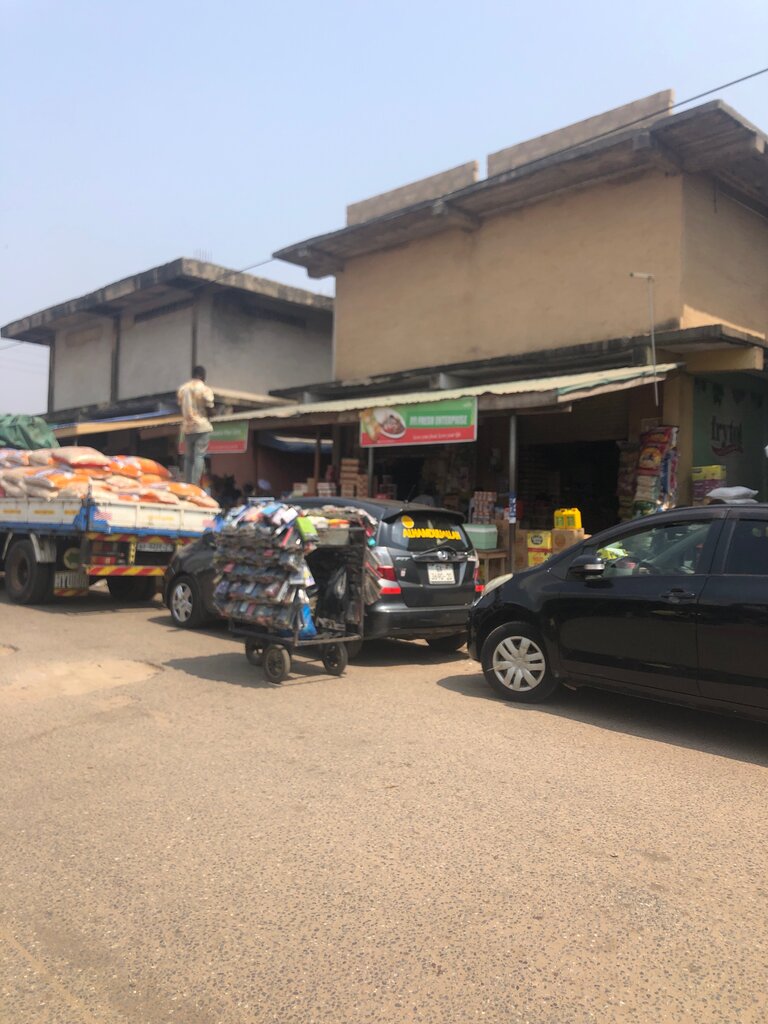 Grocery Hajia Nahussey, Accra, photo