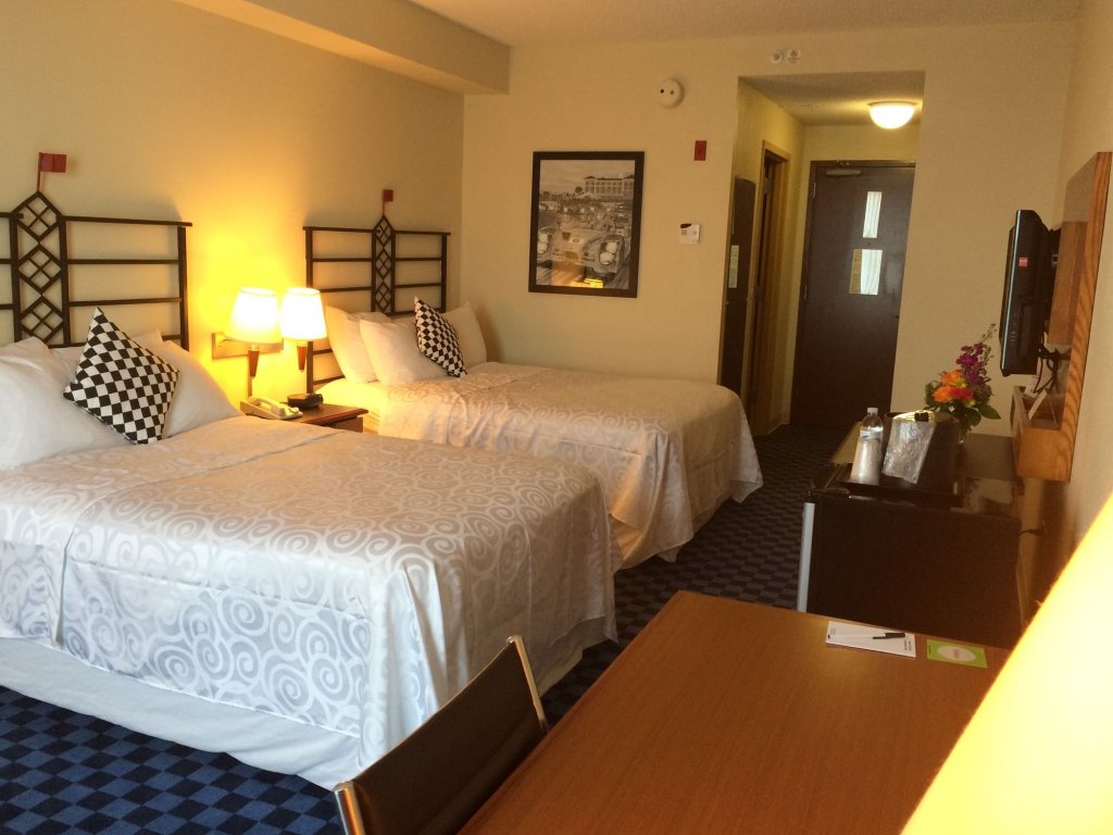 Фото Seven Sebring Raceway Hotel