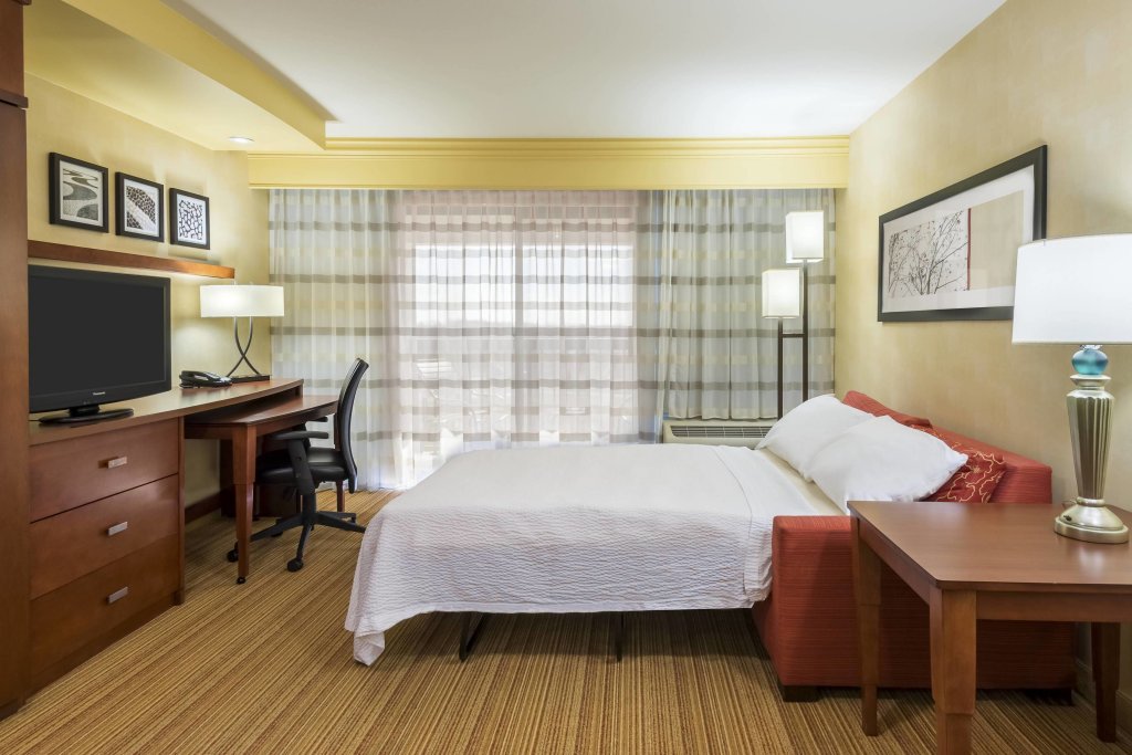 Фото Courtyard by Marriott Philadelphia Montgomeryville