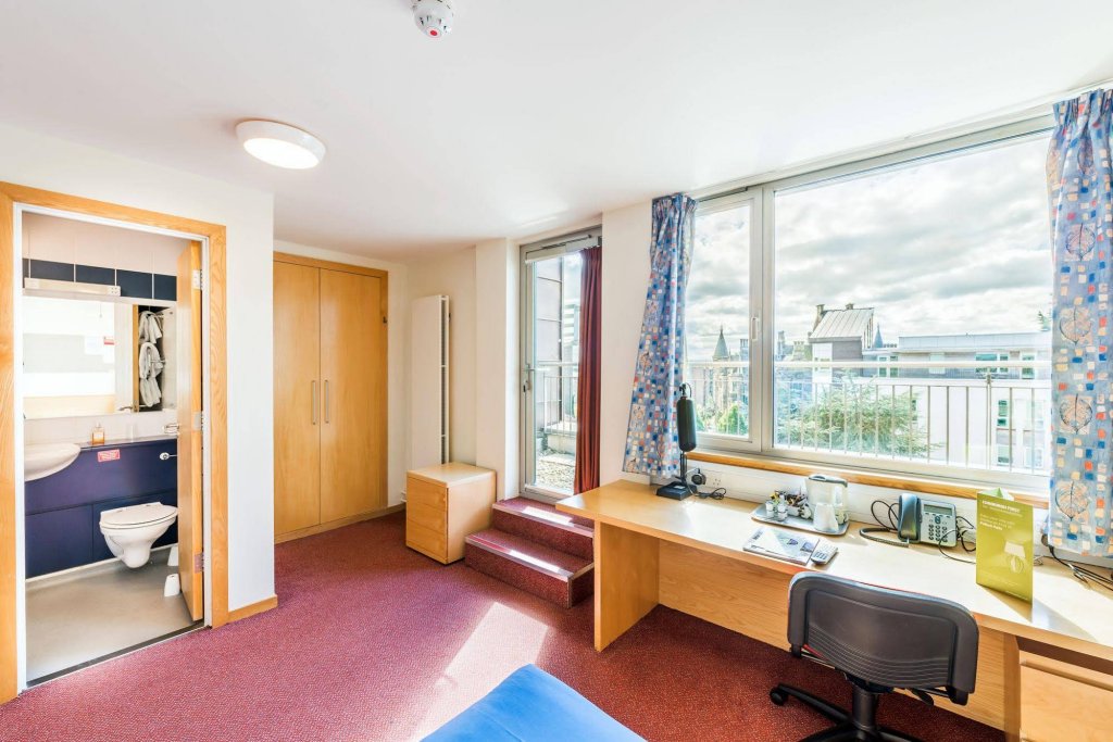 Фото Pollock Halls - Edinburgh First - Campus Accommodation