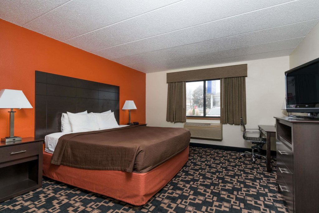 Фото Baymont by Wyndham Bloomington Msp Airport